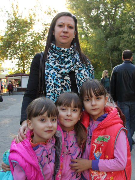 пятилетние тройняшки на фестивале близнецов в Липецке